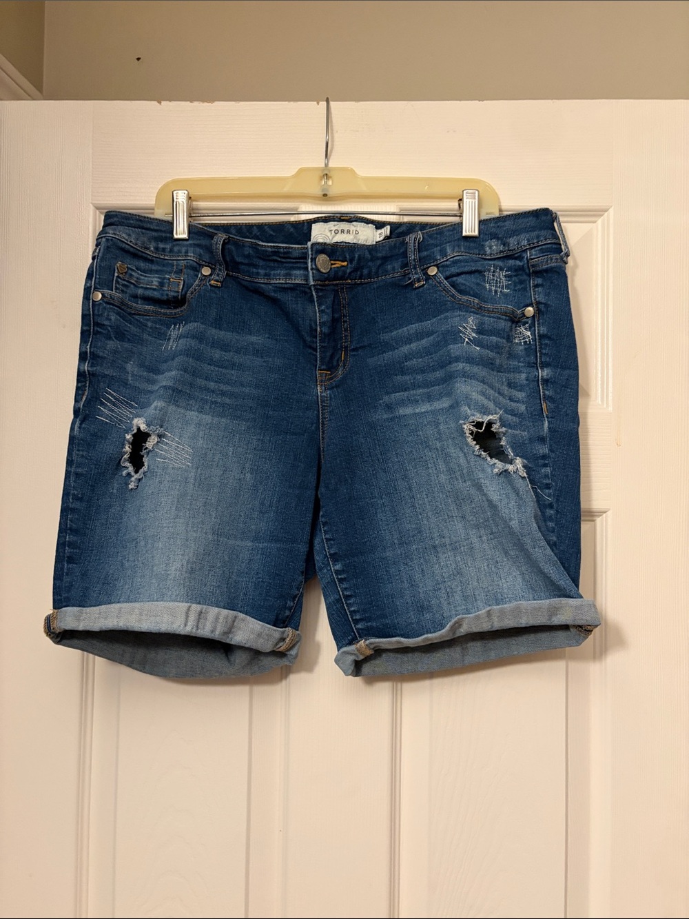torrid Distressed Rolled Cuff Denim Shorts - Blue